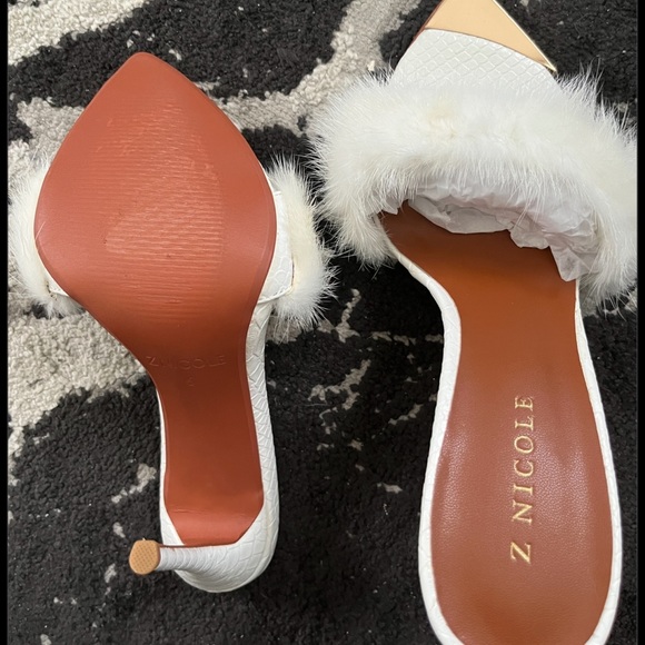 Feminine White Fur Mink Mule Heels 🔥🔥🔥 - Picture 3 of 3
